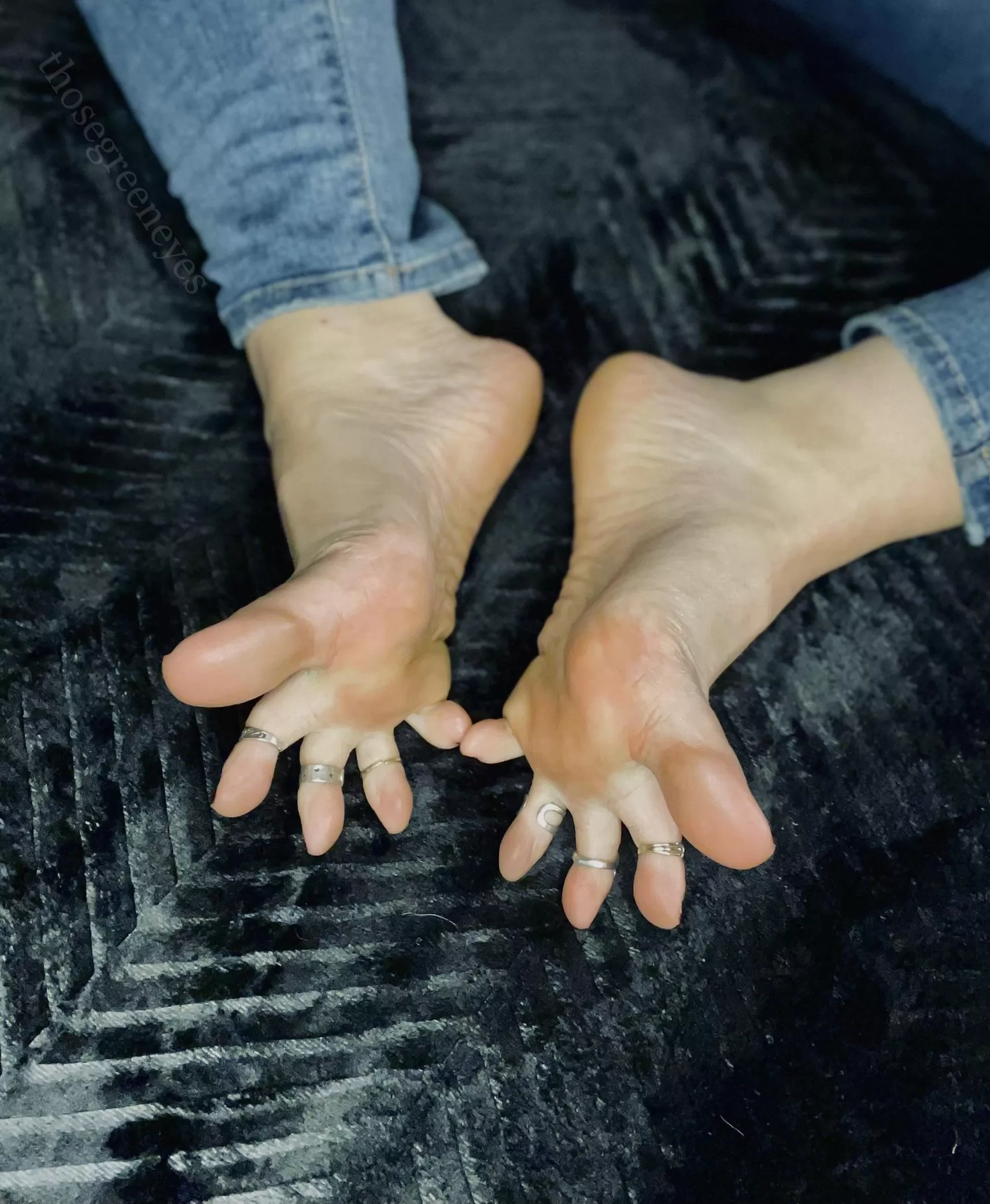 Do you like this view of my toes spread?