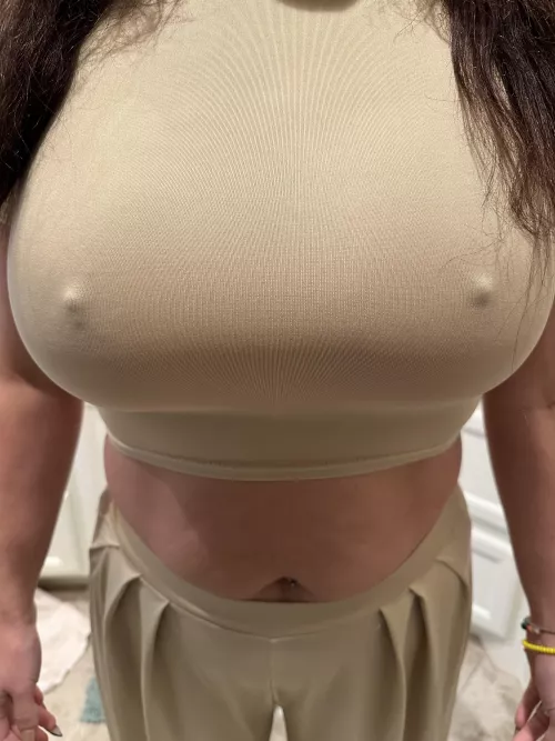 Does this braless shirt make my boobs look big?