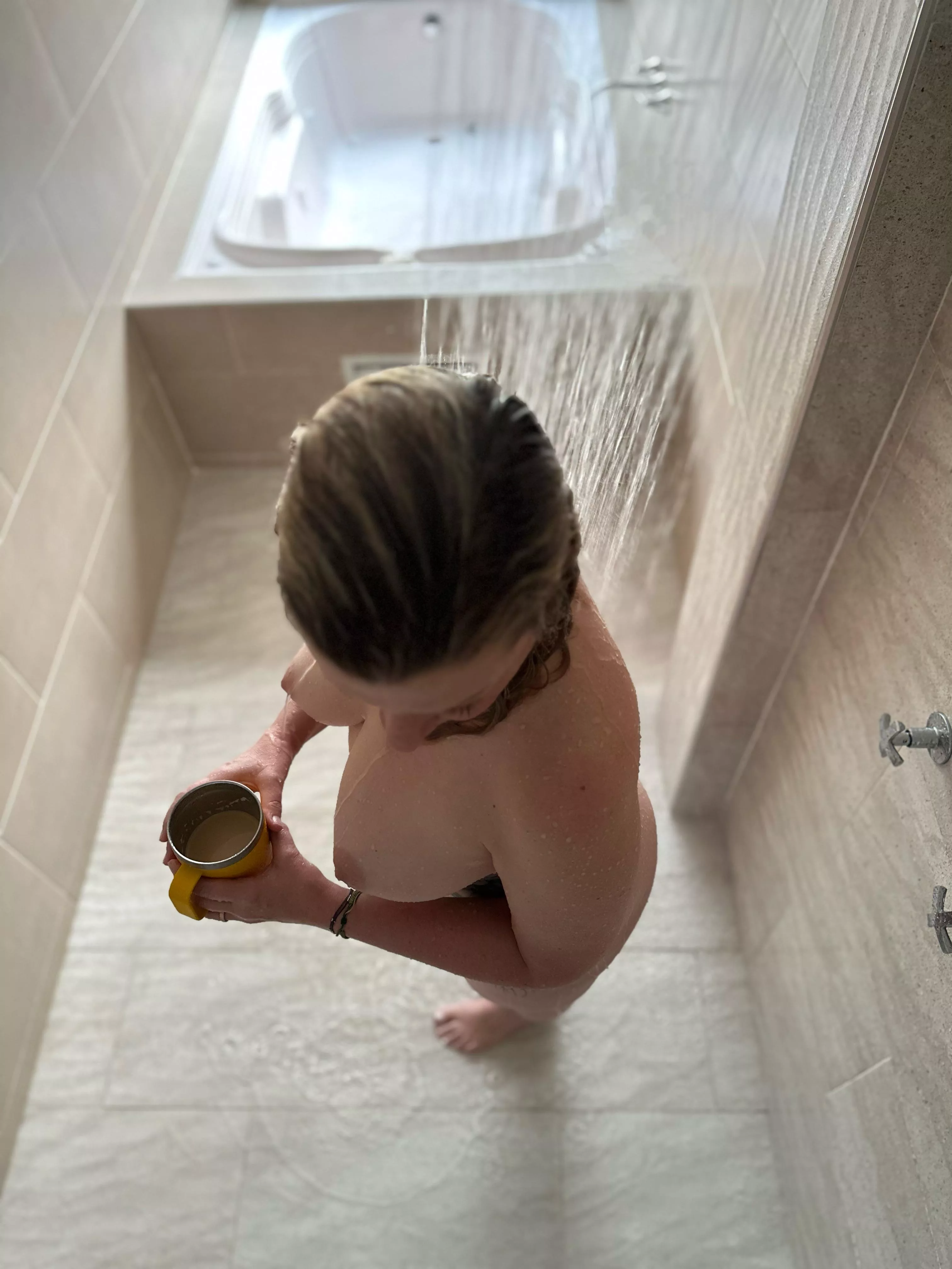 Enjoying a little coffee with my paradise…🌴🌺