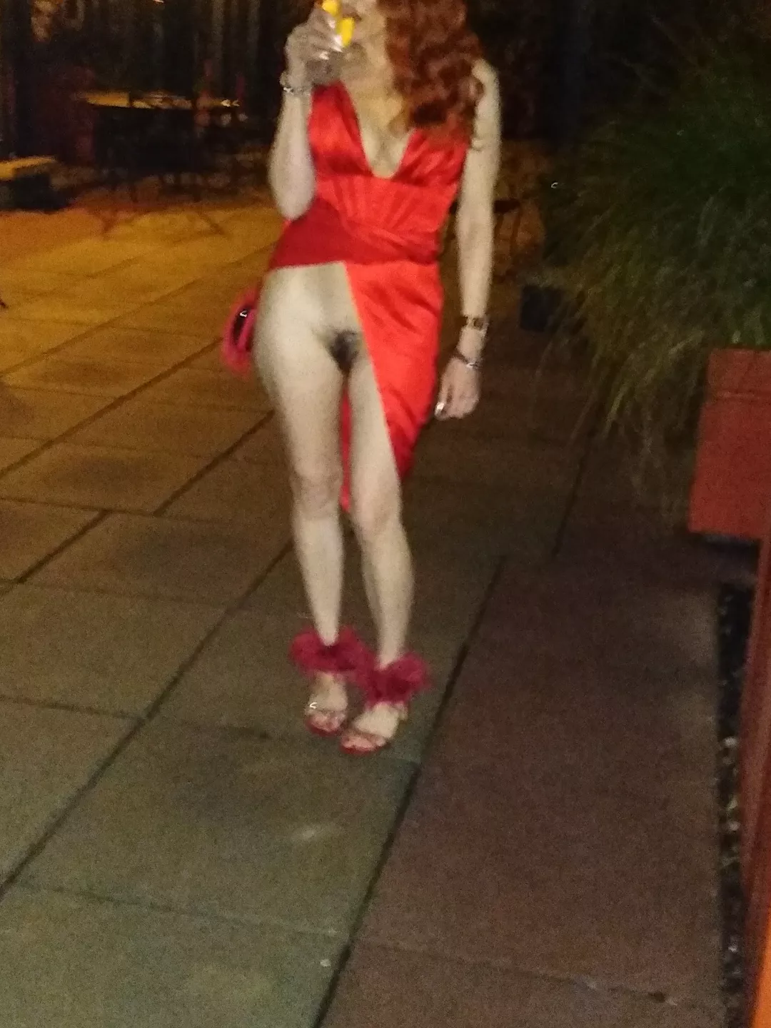 [F] Windy on the bar terrace