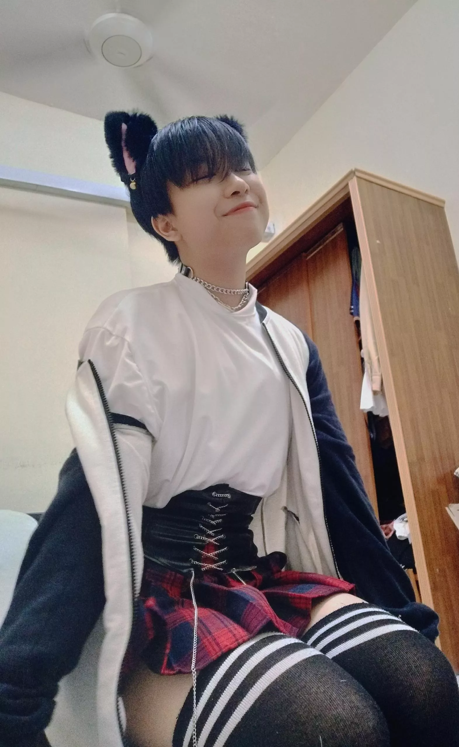 Feel like a cute boy :3