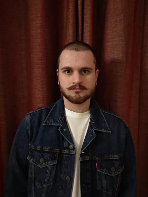 First time posting a picture of myself on reddit and just wanted to see what people think. Most pictures of myself I hate but I think this one is all right lol