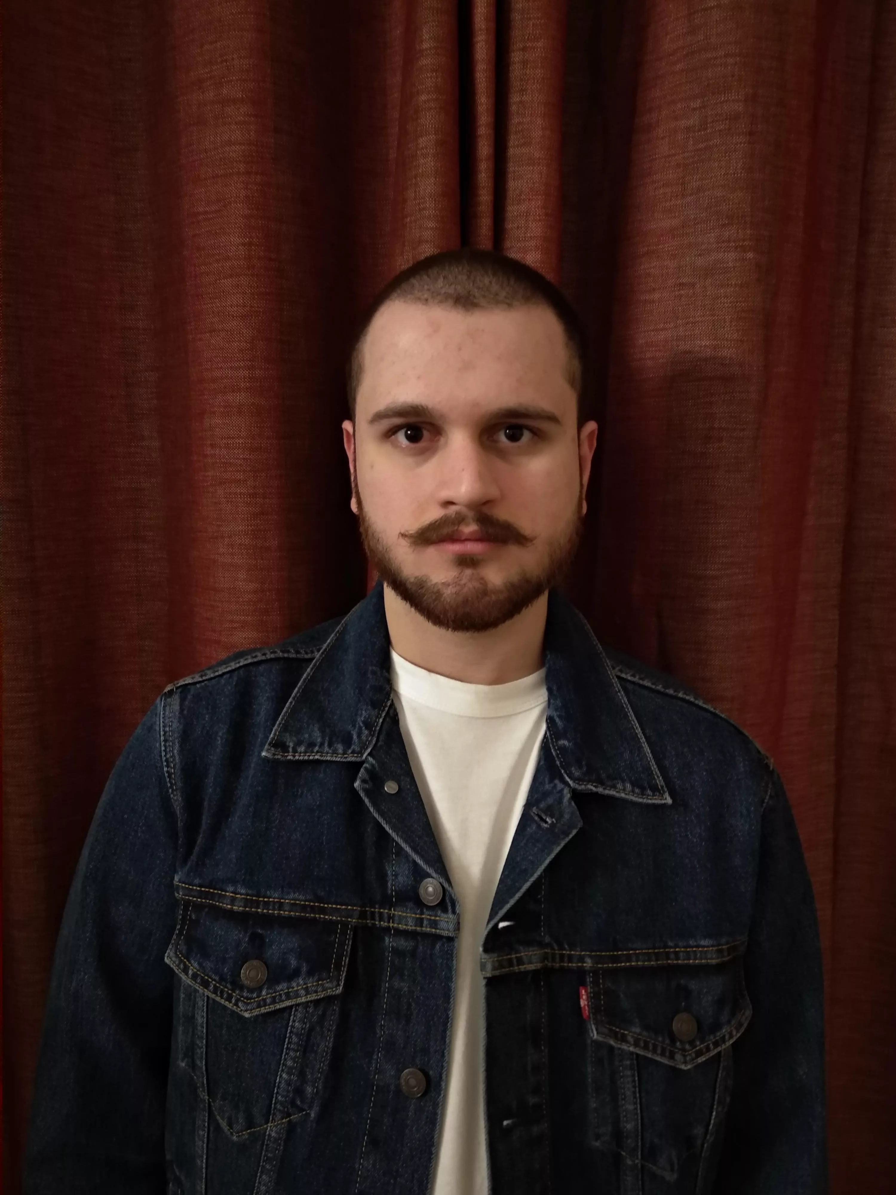 First time posting a picture of myself on reddit and just wanted to see what people think. Most pictures of myself I hate but I think this one is all right lol