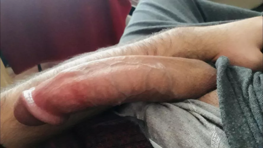 forearm compare. upv if I'm bigger than you 😚