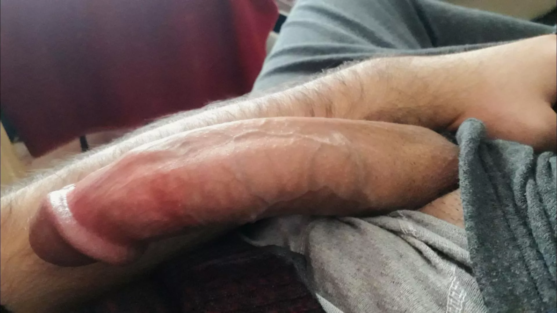 forearm compare. upv if I'm bigger than you 😚