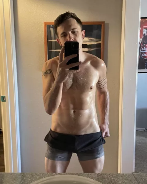 Getting a little sweaty working out at home all alone 😏