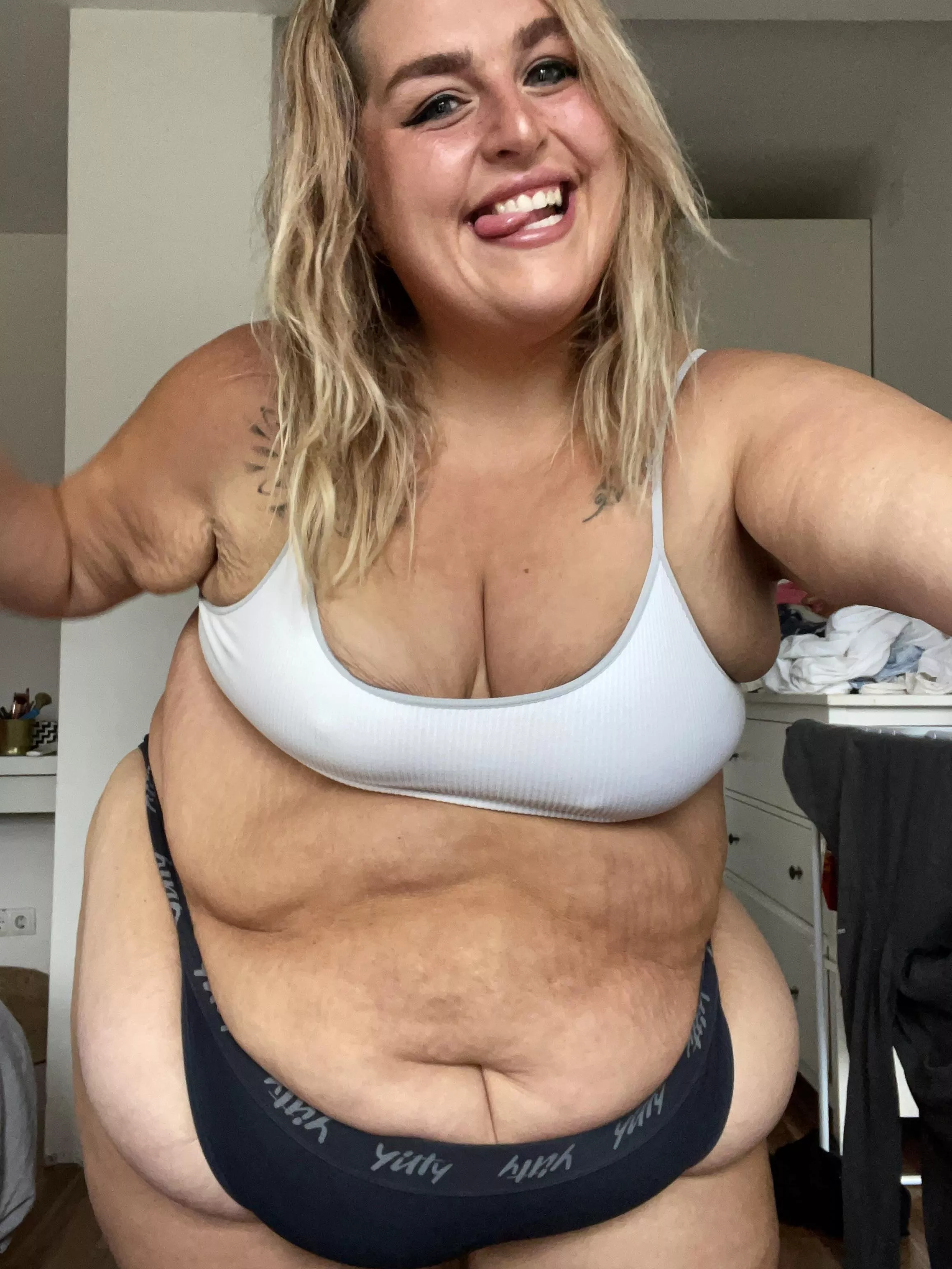 happy birthday to me! let’s celebrate with a biiiiig cake 🫶