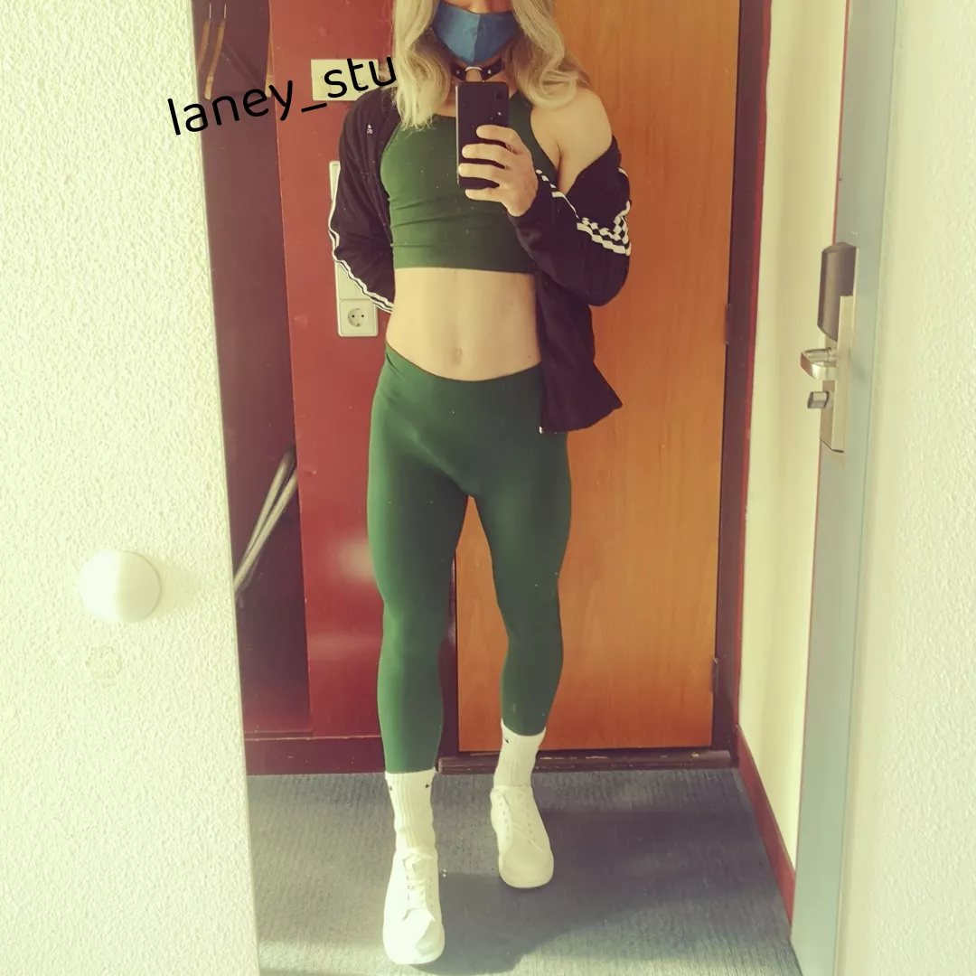 I got so much attention in the gym lately.. do you know why? 😏