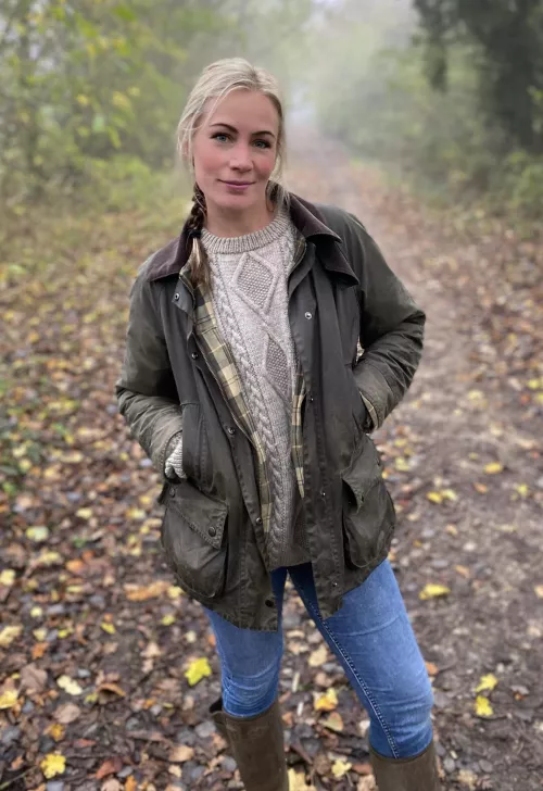 I know I’m not naked, but turning 40 with 2 kids, certainly makes you more aware! 😅😫