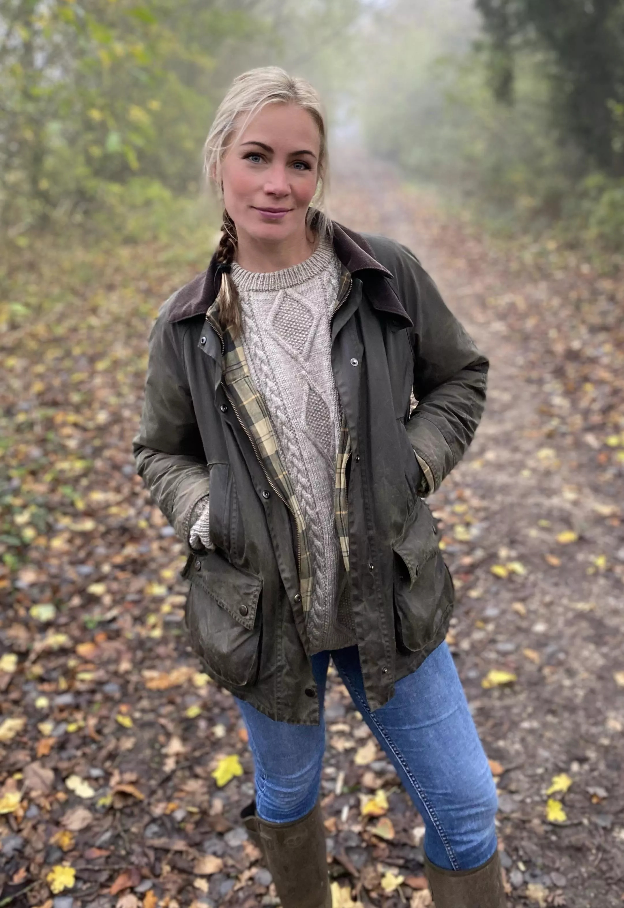 I know I’m not naked, but turning 40 with 2 kids, certainly makes you more aware! 😅😫