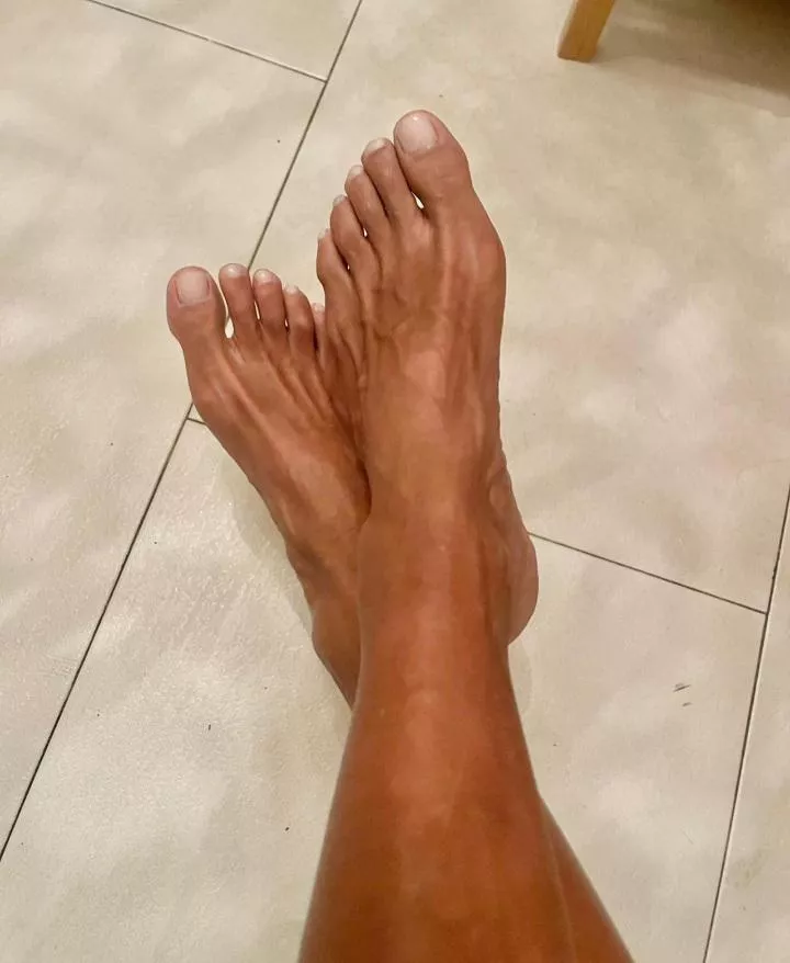 I want you to stick your tongue between my toes and taste them...