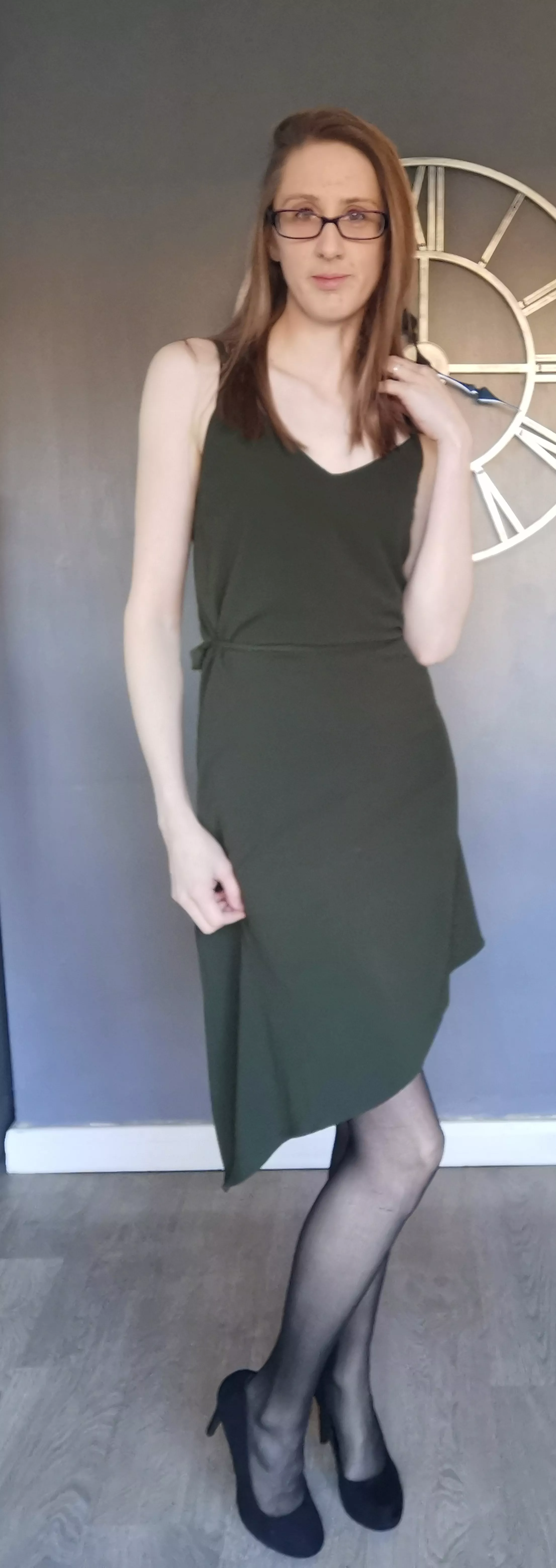 Just like to share a picture of this nice dress with heels and stockings! (f)