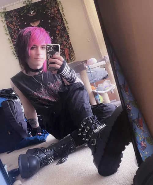 kinda miss my pink hair