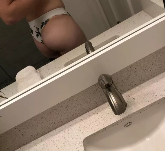 kinda want something inside me🫣🫣