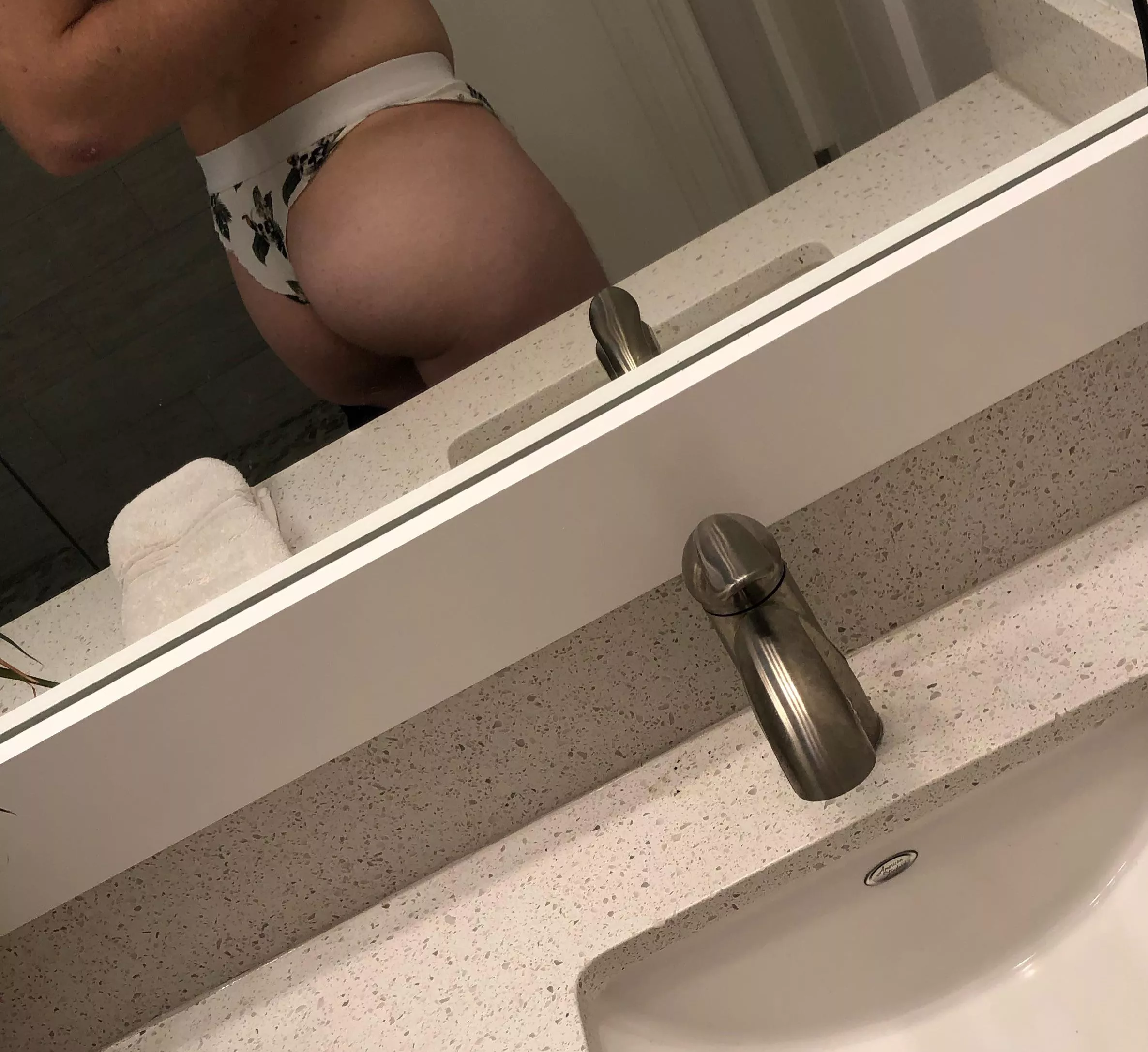 kinda want something inside me🫣🫣