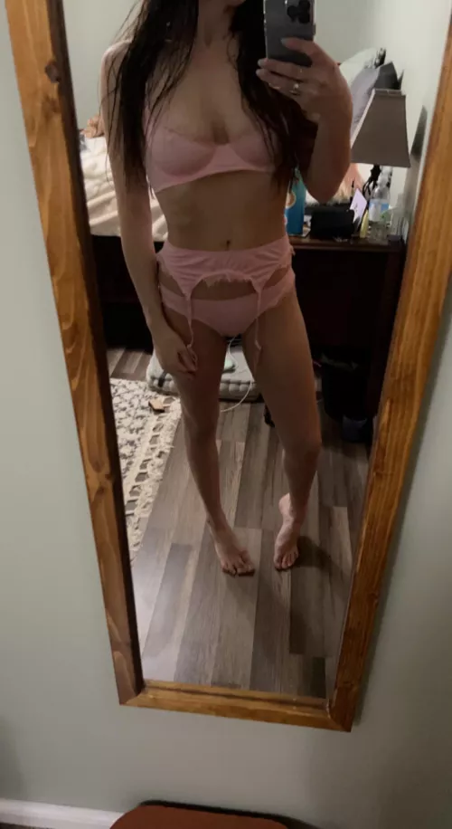 Live now @littlesphinx420