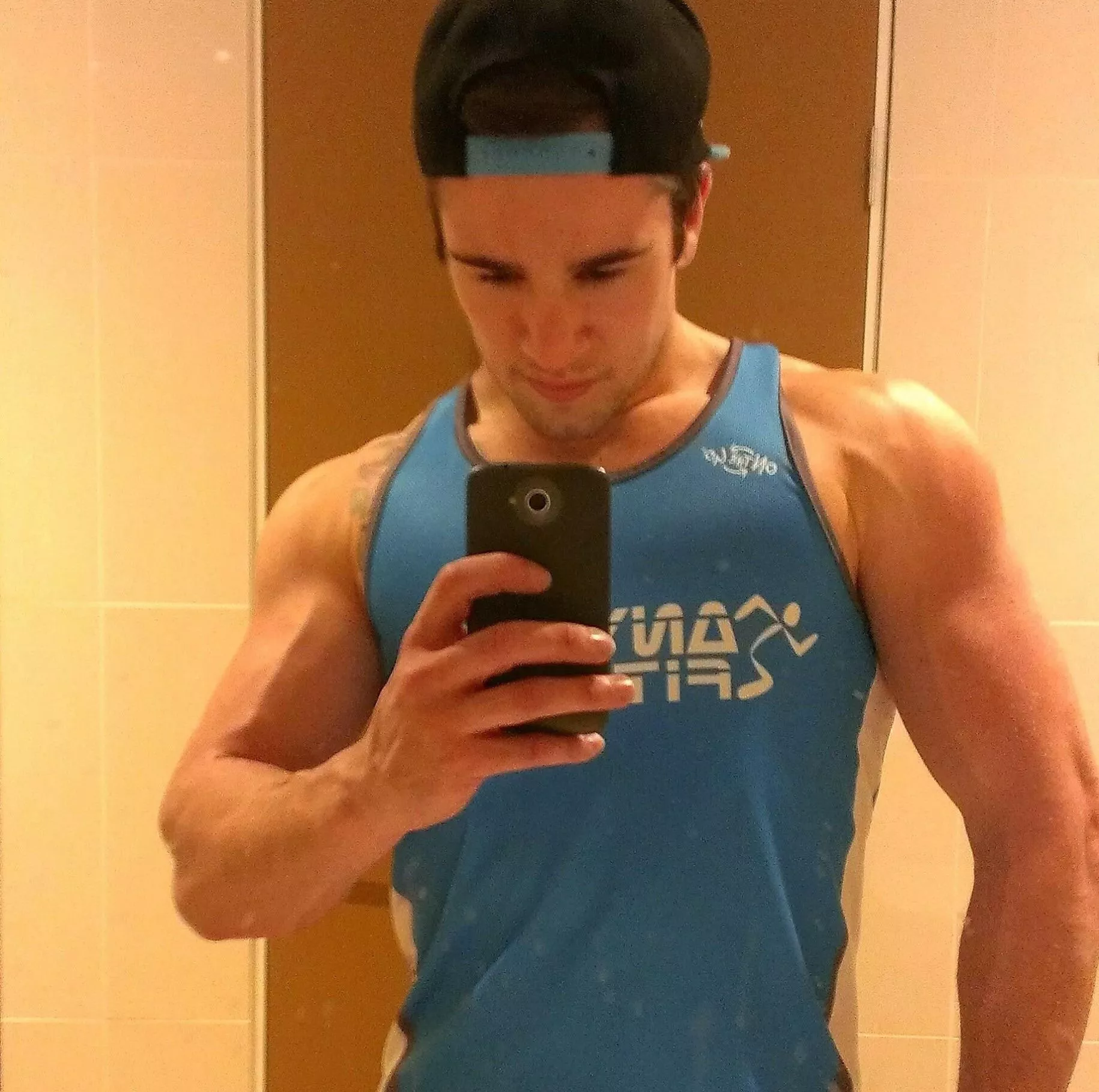 Looking to add people in a few games! LOL or fall guys atm. But building. Hit me up!