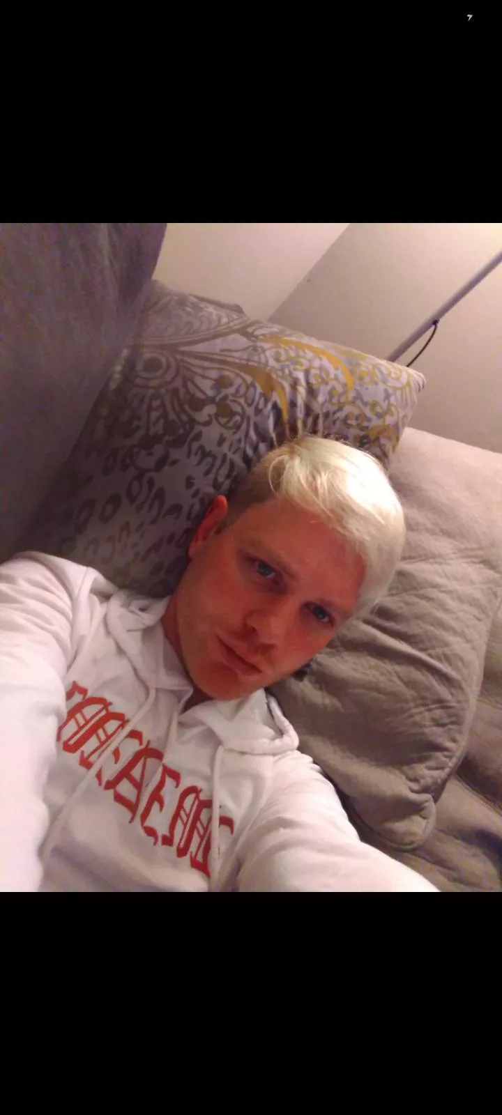 m4m into most things kinky have tele and sc lets get dirty mayb even play truth or dare