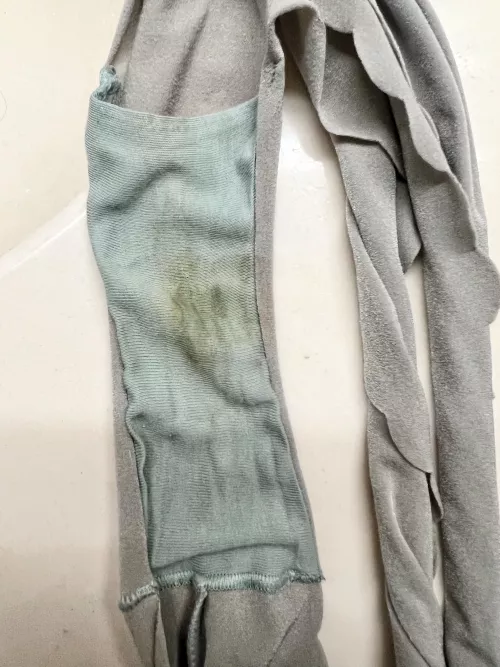 My girl left me some of the sweatiest filthiest gussets yet. Have been smelling her for more than a decade and her scent just keeps hypnotizing me like the first time ( or better)