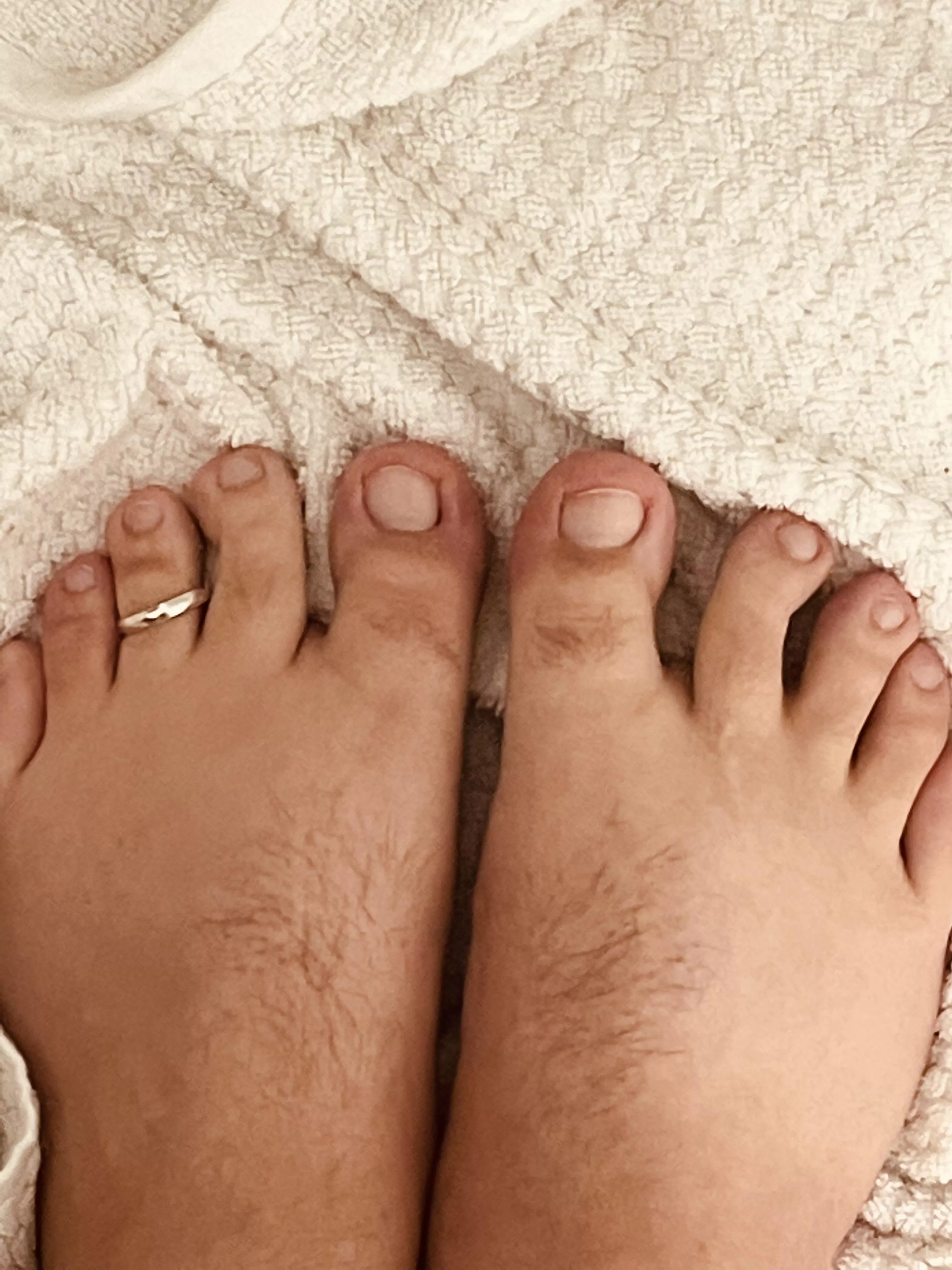 My thicc, soft feet