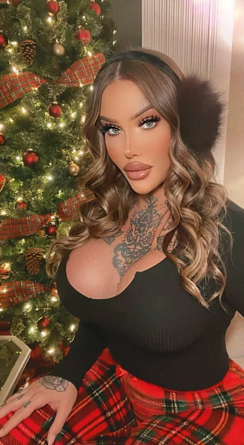 Nadia Love has huge tits