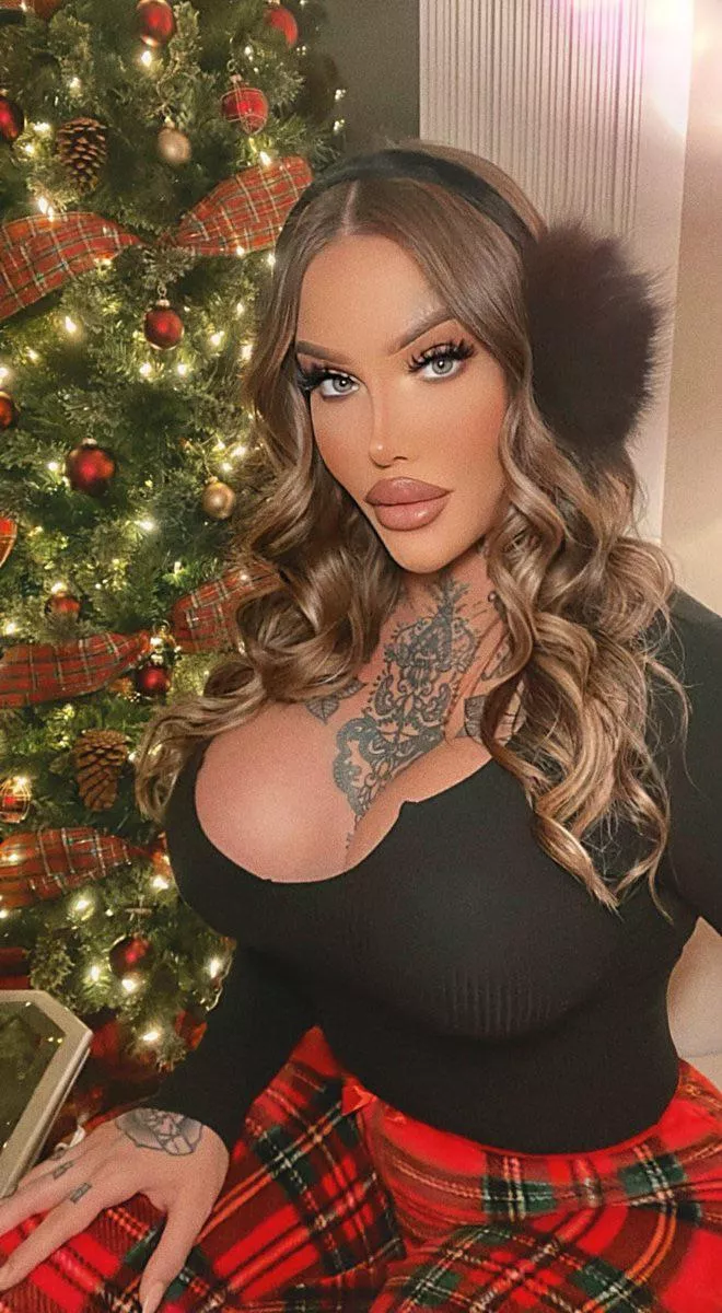 Nadia Love has huge tits