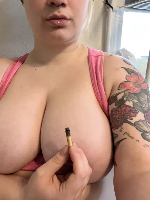 Need a smoke/fuck buddy,