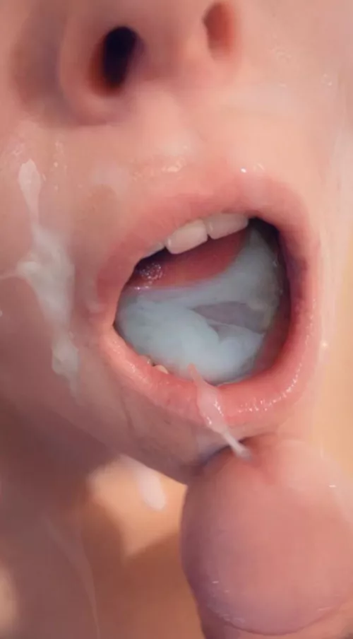 New to Reddit but not to the lifestyle. Wifey is a greedy cum catcher and hopes to make new friends here!