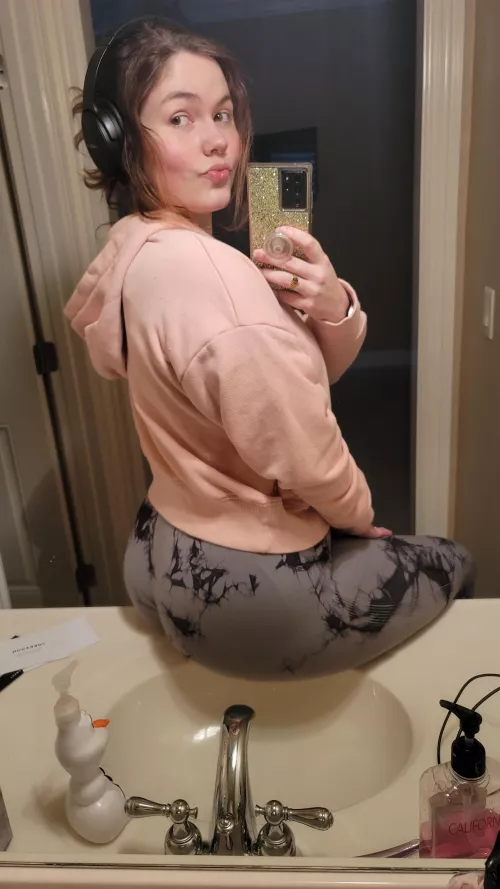 new years resolution is to have more booty gains!! (F28)