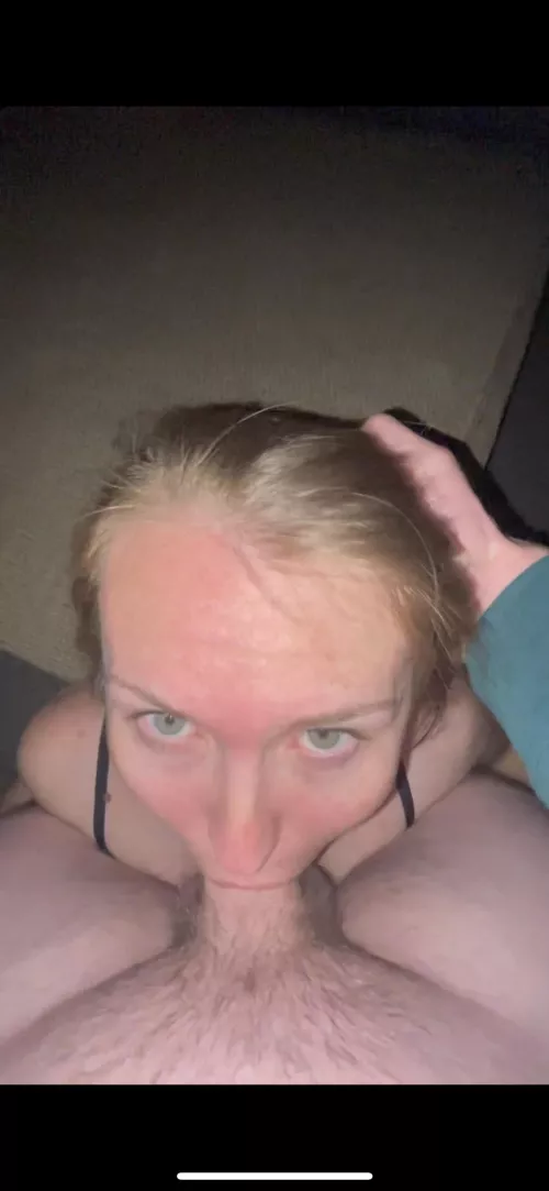 No hands no problem 🍆👱🏻‍♀️