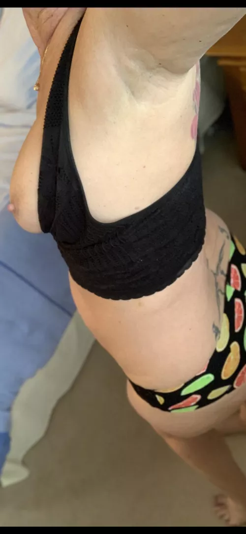 One Boobie peeking out. Just one. That’s it.