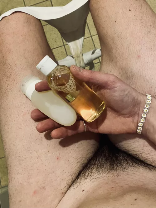 Pissed in some bottles made me so horny… Want to play with it badly! 🫣
