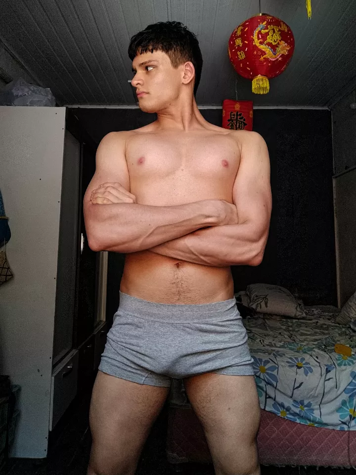 post gym pic in my dirty comfy undies lol