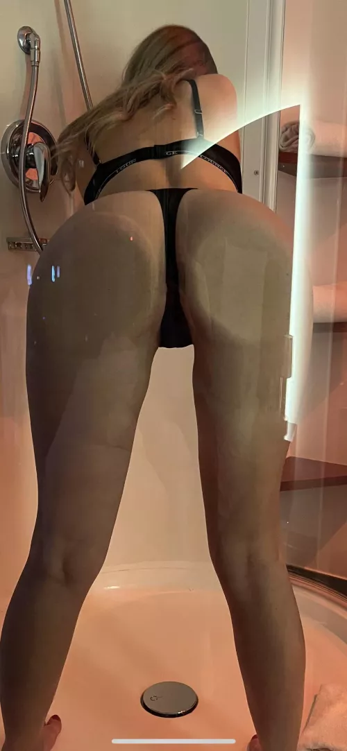 Pull my thong to the side and eat my bubble butt