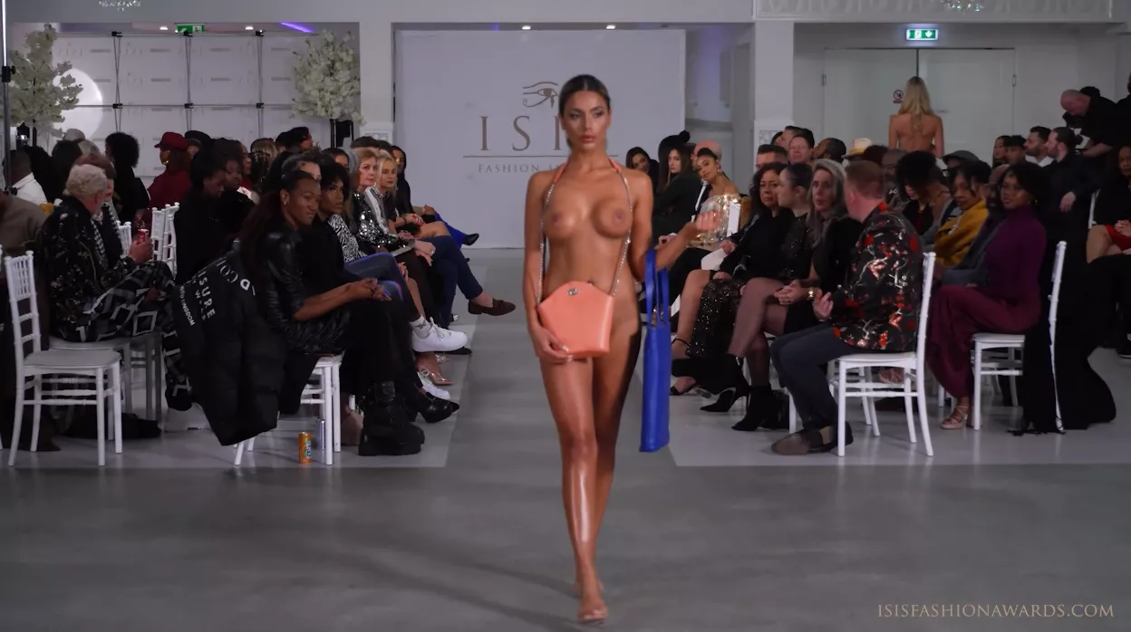 Sharina van der Vliet - Isis fashion awards