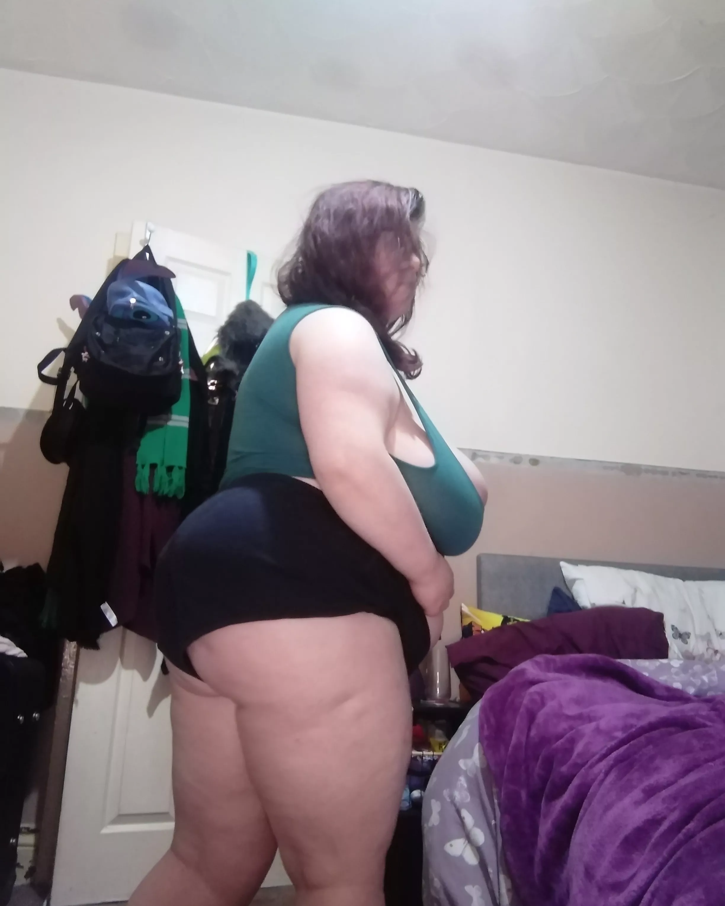 Side boob and booty, I got both