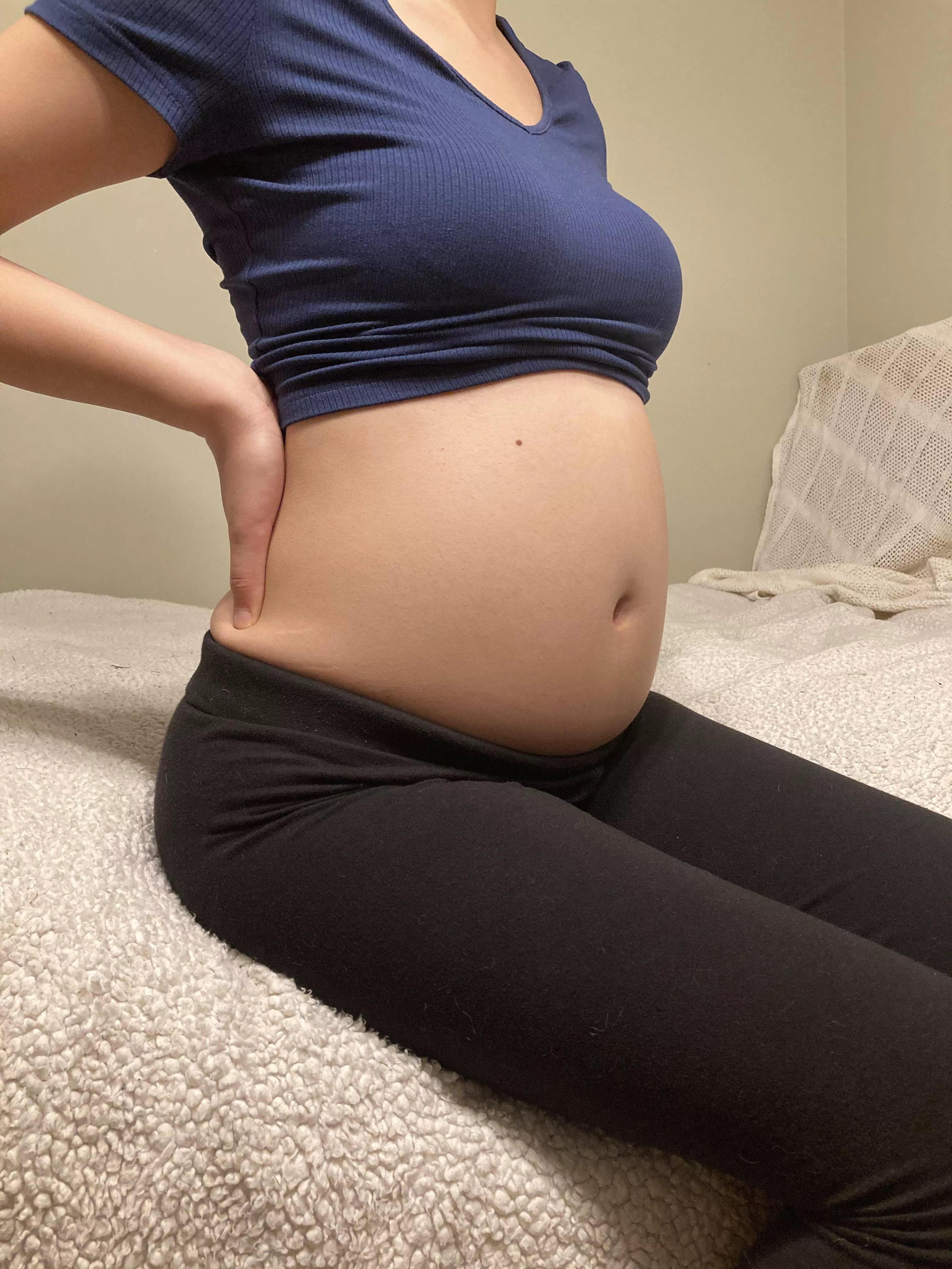 the tightest my belly has ever been 💖