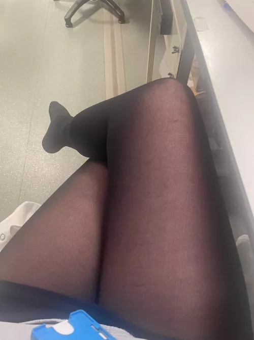 Tights and a short skirt in work today, do you like? 😊