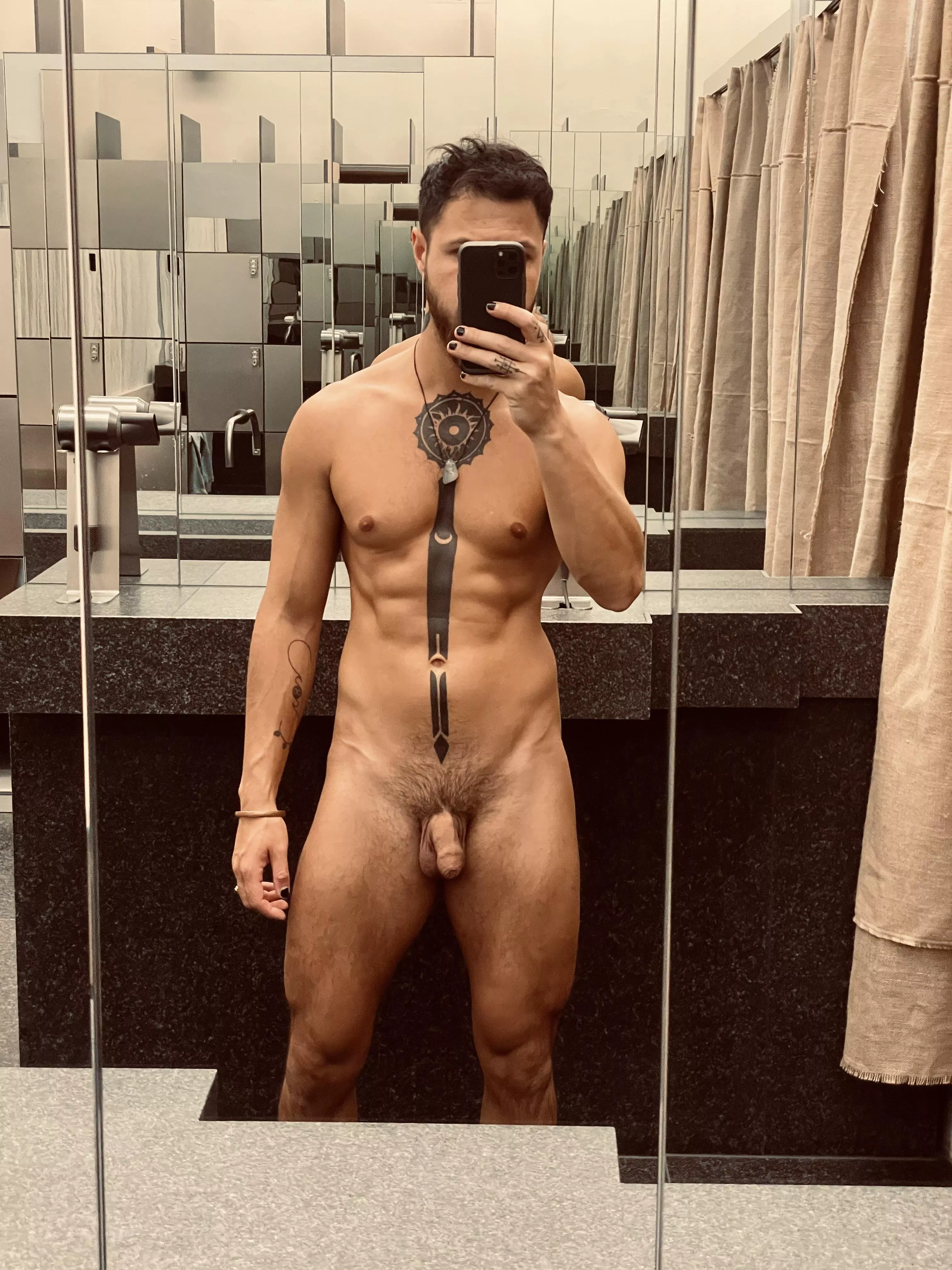 Took some time for me to fully appreciate, on the other hand it makes the thighs look bigger right :) i take it