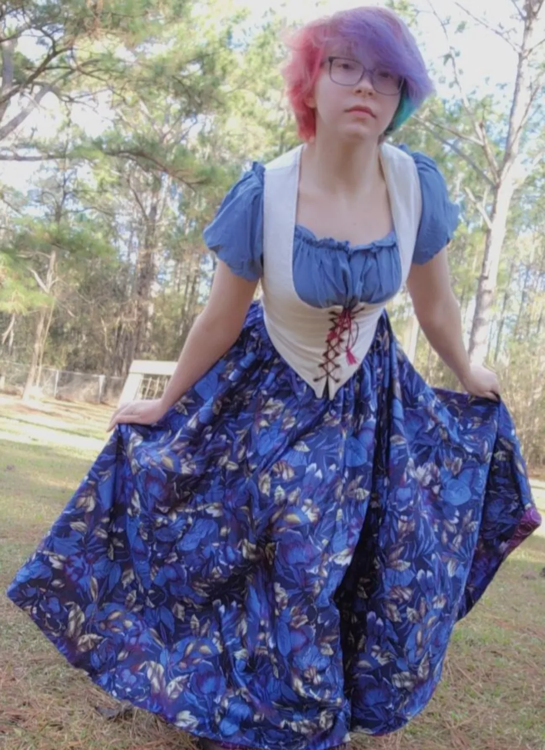 tried to do a cottagecore look, I feel like Belle :D