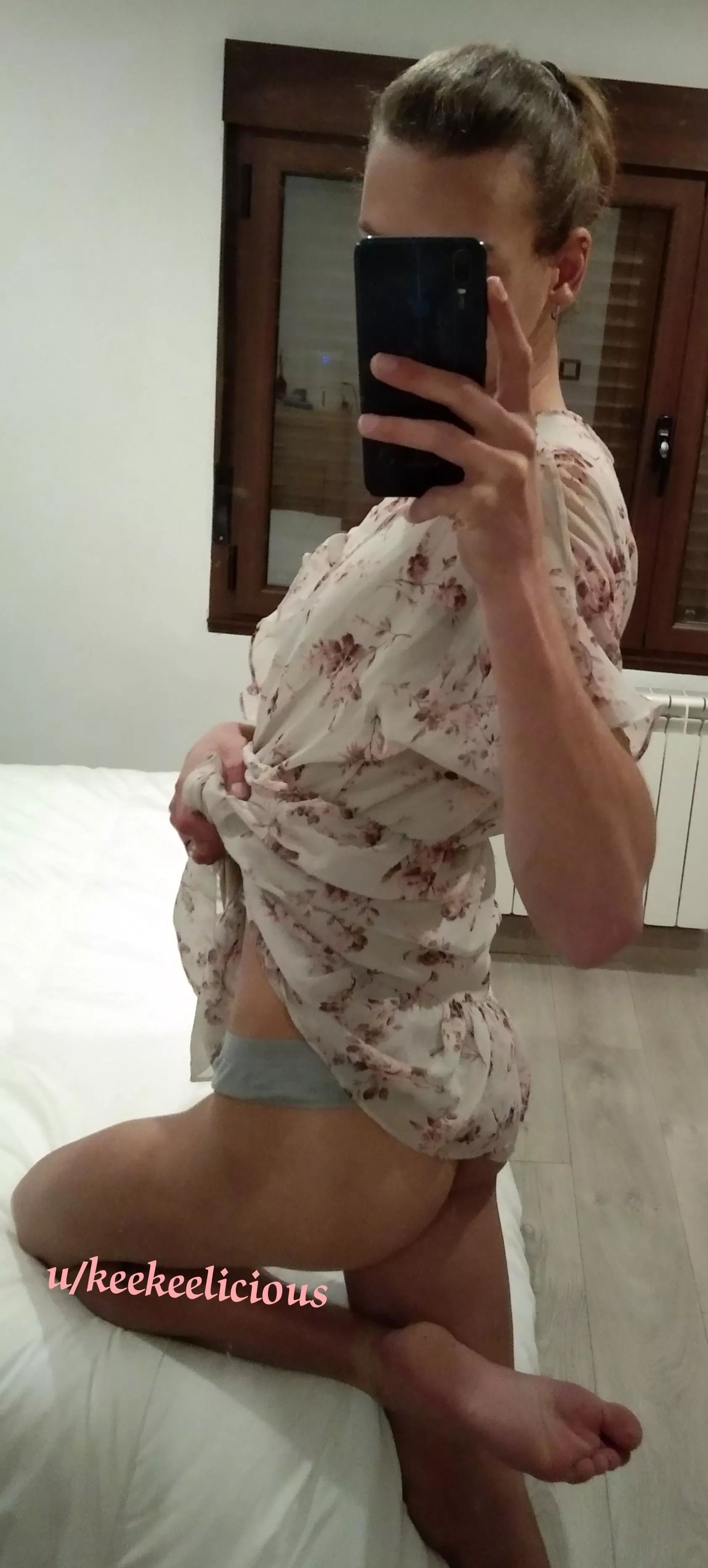 Where did you look first? 🍑