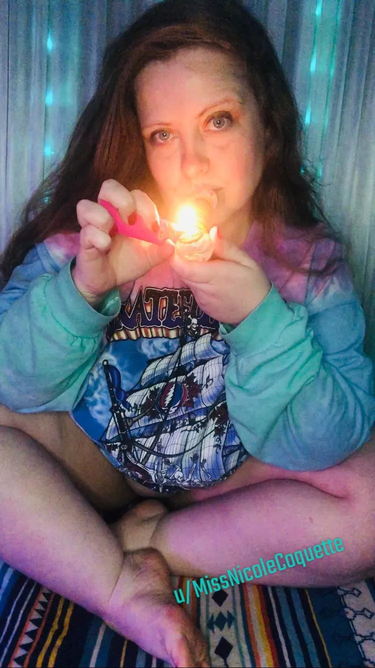 Who’s ready for a wake and bake?💨