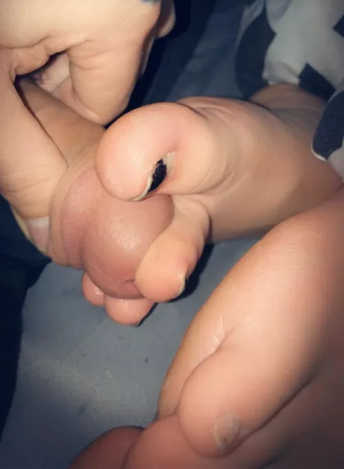 Wife’s sleepy toes mmm rate 1-10?