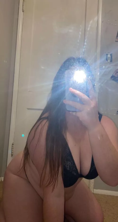 wishing i had someone to send pictures like this to while they’re at work😫😫