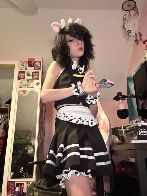 Would you hire me at if you were the manager of a femboy café?