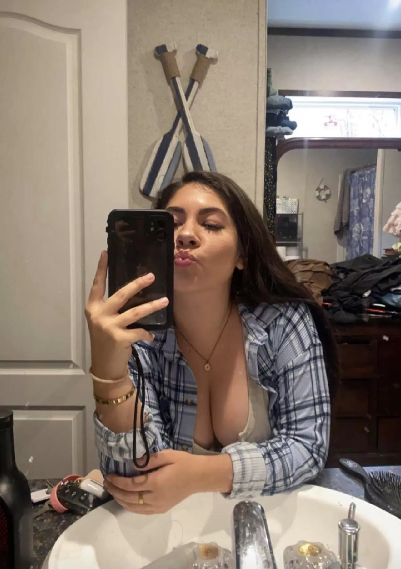 24 Georgia Female hope my post doesn’t get removed. Looking to get railed by a bully or any one who likes to have fun. My cuck likes all sizes. Thanks all 😩🥰