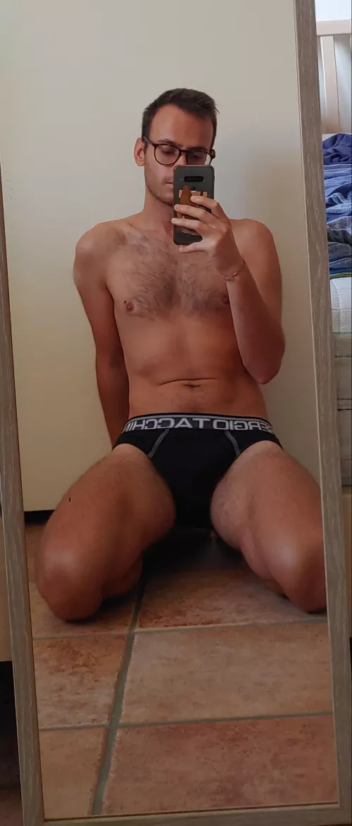 [24] I felt cute in this pic, hope you'll like it as well 🌞