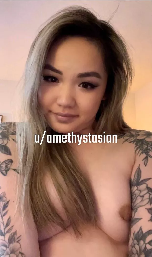 A little nip slip 🤭