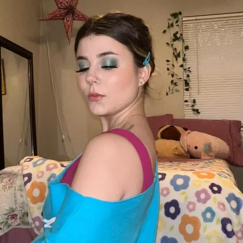 A mild bit of shoulder (f) <3