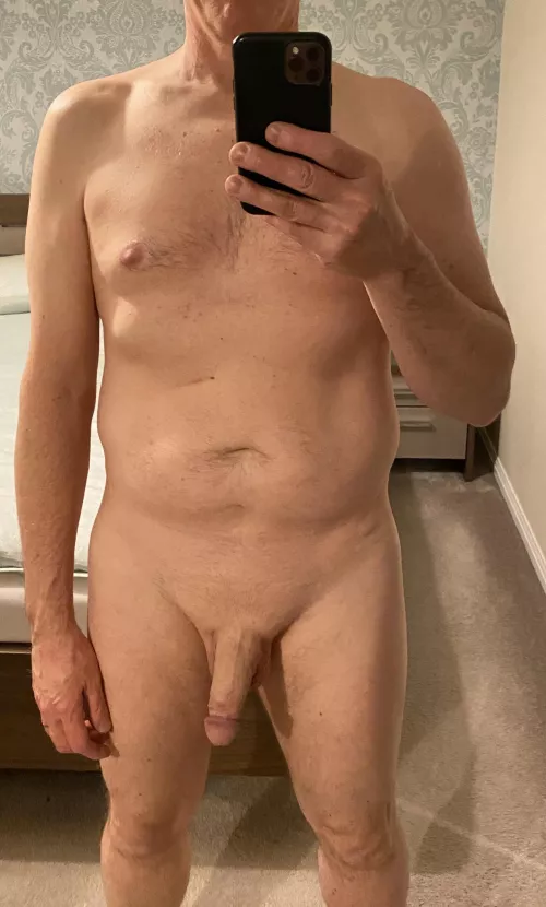 Am I a hot (52) Daddy…DMs open so hmu